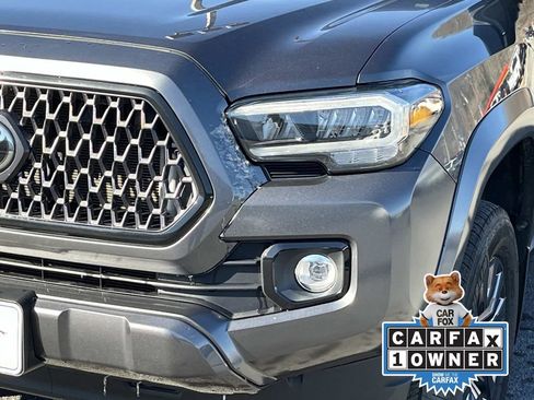 Used 2022 Toyota Tacoma Limited image 10