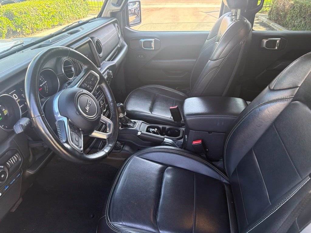 Used 2022 Jeep Wrangler Unlimited Sahara w/ Cold Weather Group AWD/4WD image 11
