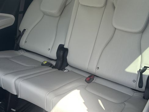 New 2026 Kia Carnival EX FWD image 12