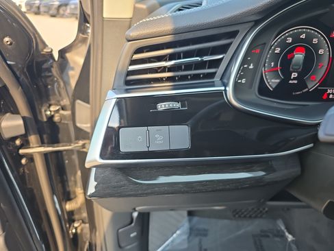 Used 2023 Audi Q7 3.0T Premium AWD/4WD image 22