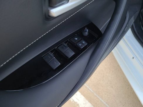 Used 2024 Toyota Corolla SE FWD image 18