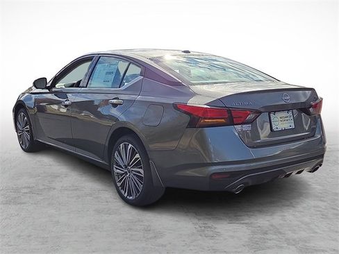 New 2025 Nissan Altima 2.5 SL image 3