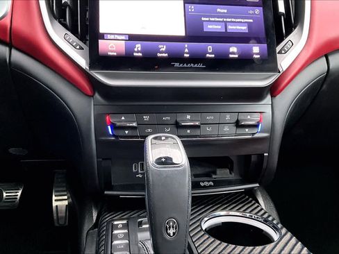 Used 2022 Maserati Ghibli Modena image 34