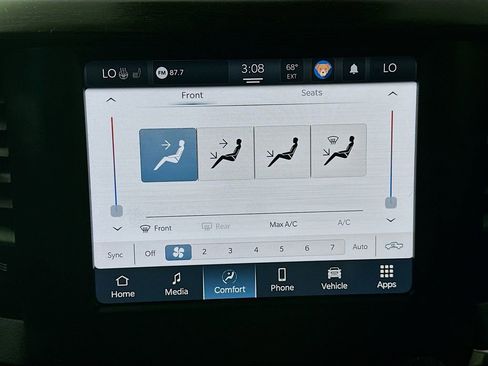 Used 2022 RAM 1500 Laramie AWD/4WD image 18