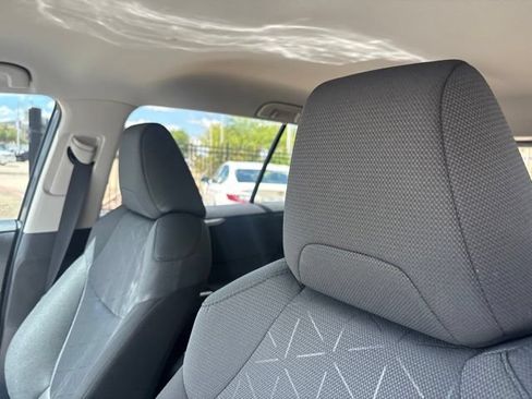 Used 2025 Toyota RAV4 XLE FWD image 9