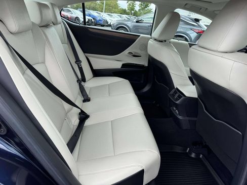 Used 2025 Lexus ES 350 w/ Premium Package FWD image 15