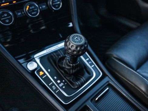 Used 2015 Volkswagen Golf R 4-Door image 10