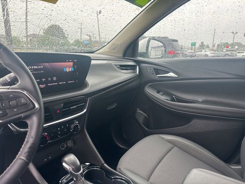 Used 2024 Buick Encore GX Preferred FWD image 25