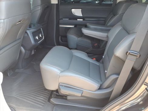 Used 2025 Ford Expedition Active image 19