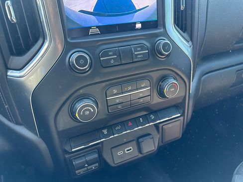 Used 2021 Chevrolet Silverado 2500 LT w/ Z71 Off-Road Package image 19