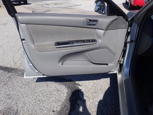 Used 2005 Toyota Camry SE image 9