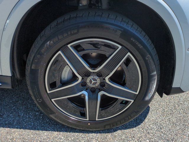 Used 2026 Mercedes-Benz GLC 300 image 11