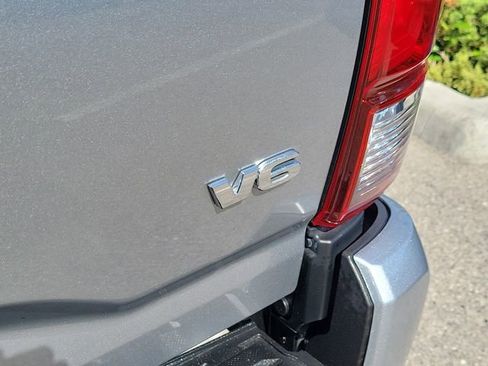 Used 2022 Toyota Tacoma SR AWD/4WD image 8
