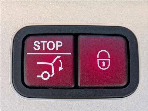 Used 2023 Mercedes-Benz EQS 450+ SUV image 16