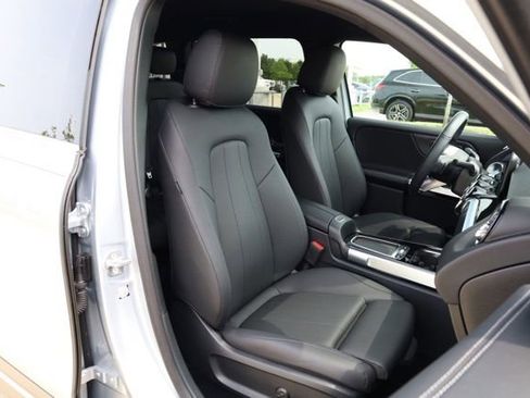Certified 2025 Mercedes-Benz GLB 250 image 25
