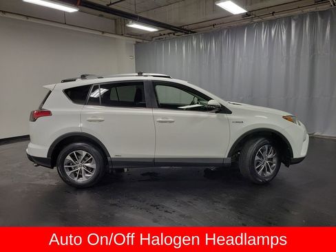 Used 2017 Toyota RAV4 XLE w/ Convenience Package AWD/4WD image 9