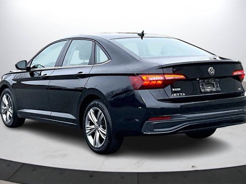 Used 2024 Volkswagen Jetta SE image 7