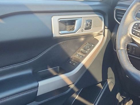 Certified 2023 Ford Explorer Limited w/ Equipment Group 301A AWD/4WD image 11