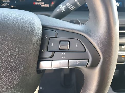 Used 2024 Cadillac XT4 Premium Luxury image 34