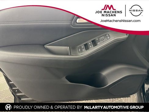 Used 2023 Nissan Rogue SL w/ SL Premium Package image 17