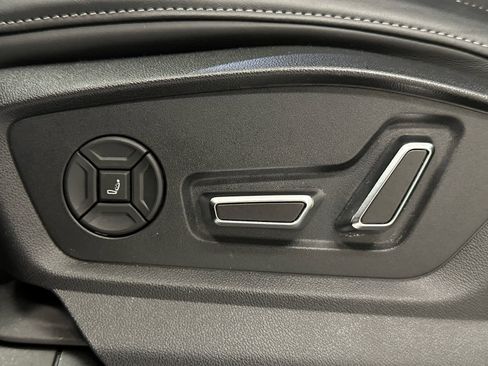 Used 2023 Audi SQ7 Prestige w/ Sport Package image 12