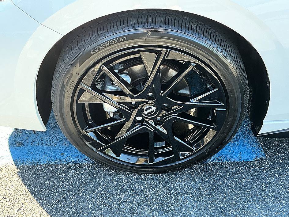 Certified 2025 Nissan Sentra SR w/ SR Premium Package FWD image 7