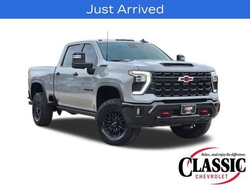 Used 2025 Chevrolet Silverado 2500 ZR2 w/ Technology Package image 1
