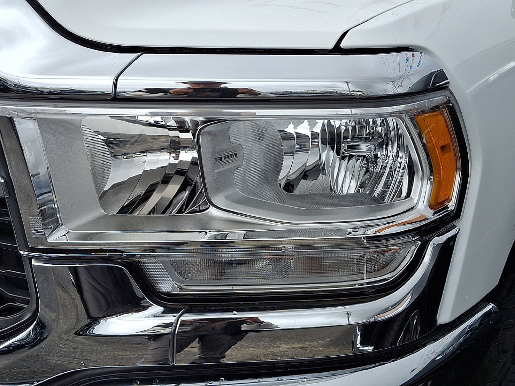 Used 2024 RAM 2500 Tradesman w/ Chrome Appearance Group AWD/4WD image 6