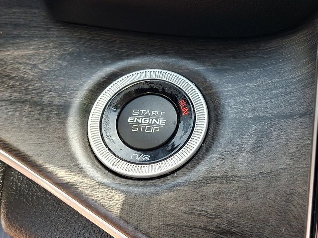 Used 2023 Jeep Grand Cherokee Limited AWD/4WD image 25
