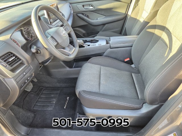 Used 2025 Nissan Rogue SV FWD image 9