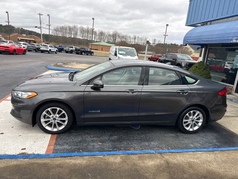 Used 2019 Ford Fusion SE image 27