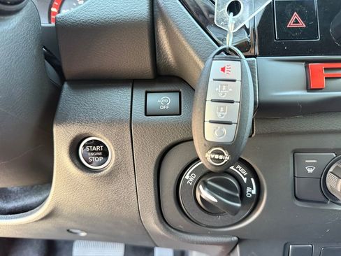 New 2025 Nissan Frontier PRO-4X w/ Interior Protection Package image 30