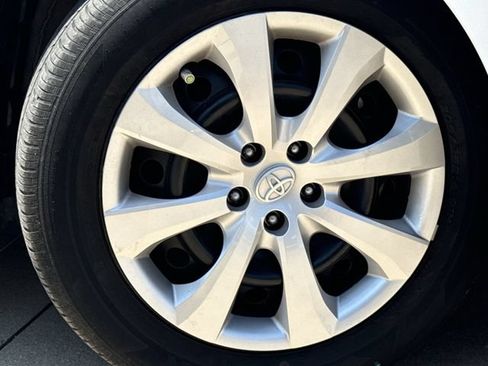 Used 2025 Toyota Corolla LE FWD image 10