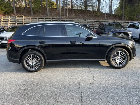 Used 2024 Mercedes-Benz GLC 300 4MATIC image 5