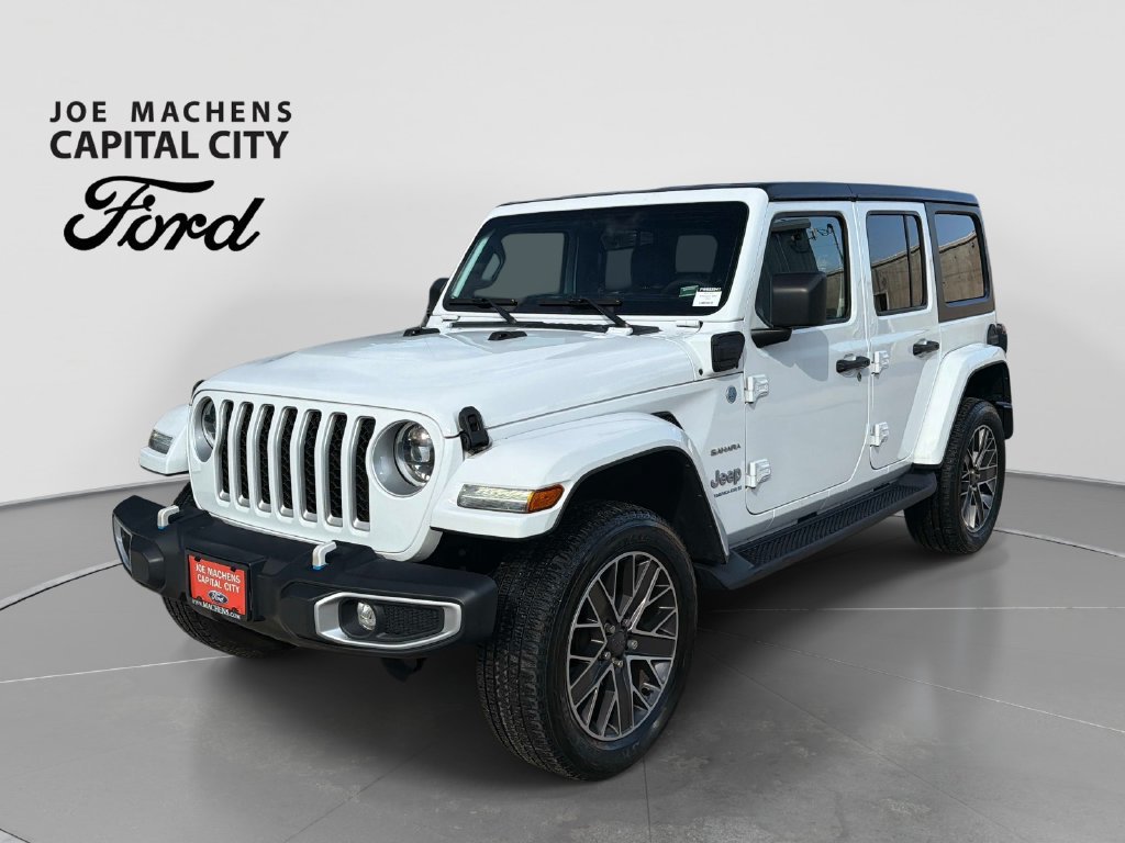 Used 2023 Jeep Wrangler Unlimited Sahara w/ Cold Weather Group AWD/4WD image 9
