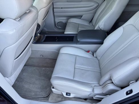 Used 2012 Lincoln MKT AWD image 38