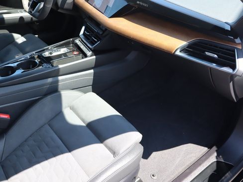 Used 2022 Audi e-tron GT Premium Plus AWD/4WD image 23
