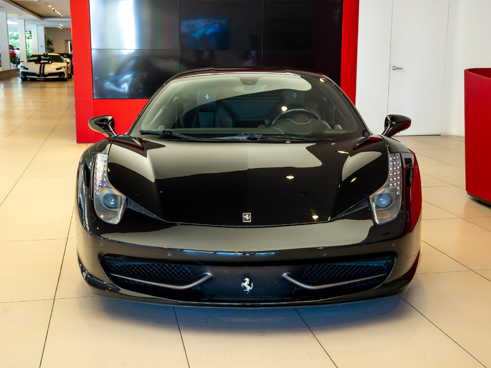Used 2014 Ferrari 458 Italia Coupe RWD image 2