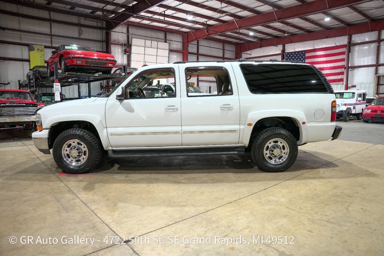 Used 2003 Chevrolet Suburban 2500 LT w/ LT Preferred Equipment Group AWD/4WD image 4