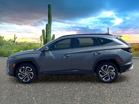 Used 2025 Hyundai Tucson Limited AWD/4WD image 3