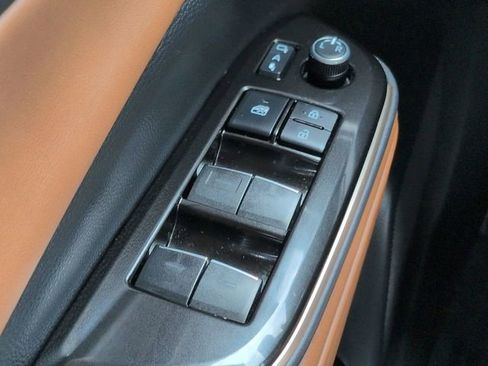 Used 2025 Toyota Crown Signia AWD/4WD image 23