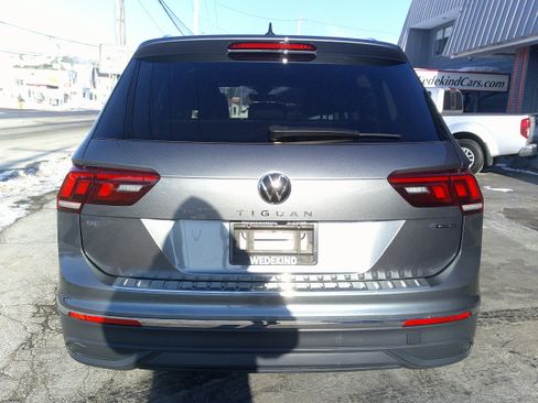 Used 2022 Volkswagen Tiguan SE image 4