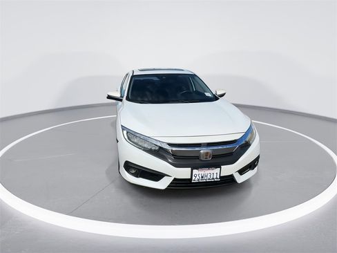 Used 2016 Honda Civic Touring image 3