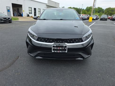 Used 2023 Kia Forte LXS FWD image 4