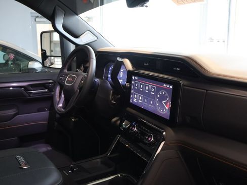 Used 2024 GMC Sierra 2500 AT4 w/ AT4 Premium Plus Package AWD/4WD image 46