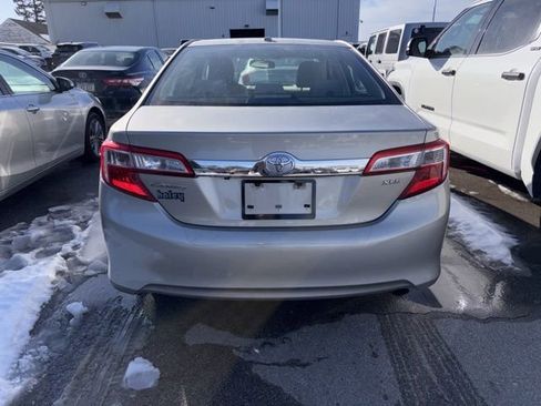 Used 2014 Toyota Camry XLE w/ Leather Package image 4