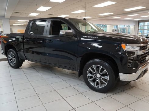 Used 2023 Chevrolet Silverado 1500 LT AWD/4WD image 13