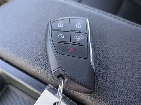 Certified 2025 GMC Sierra 1500 SLT image 36