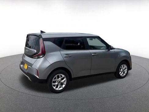 Used 2025 Kia Soul LX w/ LX Technology Package FWD image 14