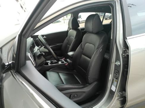 Used 2020 Kia Sportage EX FWD image 16
